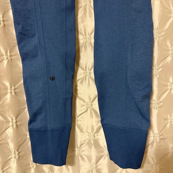 Lululemon Blue Ebb to Street Seamless Leggings Pants - Picture 7 of 15